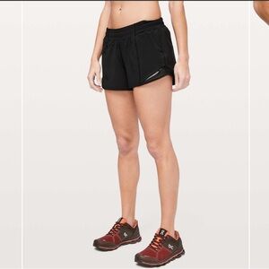 Lululemon Hotty Hot Short High-Rise Long 4"